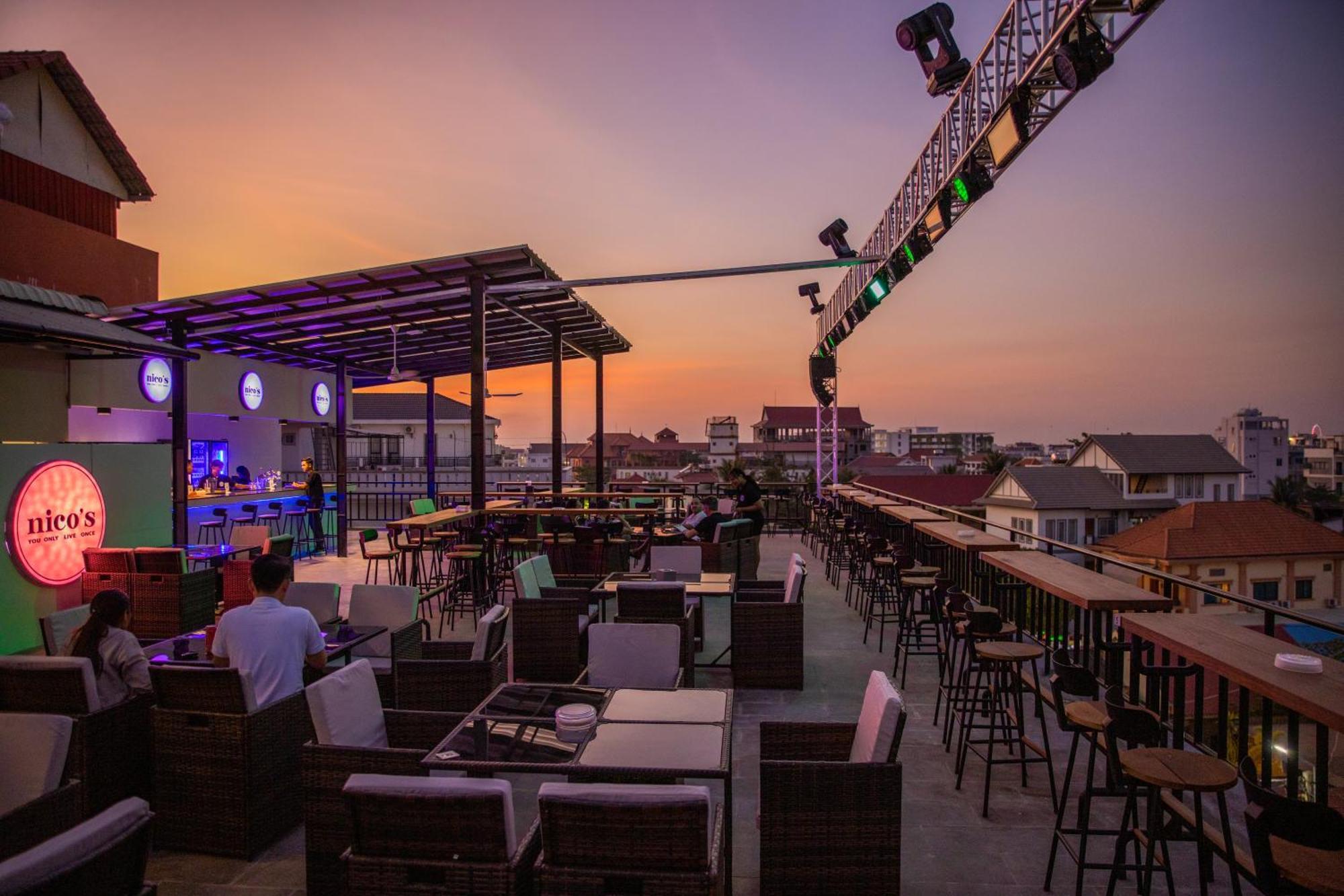 Nico'S Hotel And Skybar Siem Reap Luaran gambar